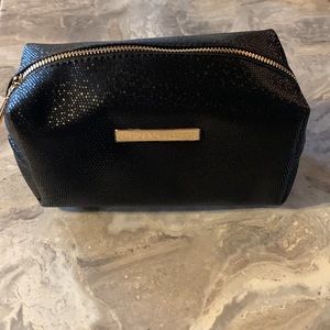 VINCE CAMUTO black cosmetics case